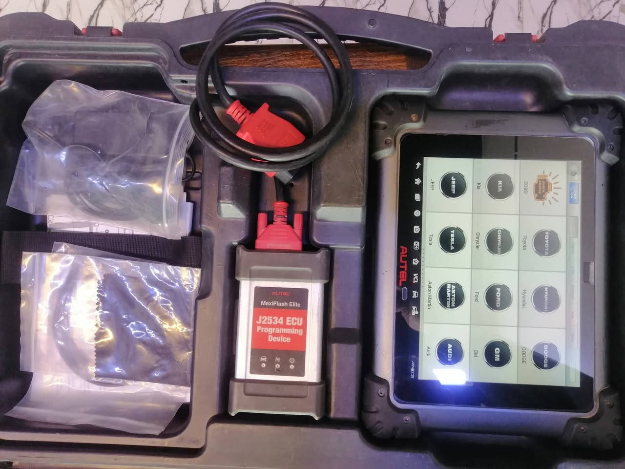 السلام عليكم ..... جهاز فحص Autel Maxisys ms908s pro للبيع تحديث منتهي السيارات الموجوده بي إلى ٢٠٢١ نظيف كامل مع الملحقات من الفيش نظام الفيشة passthru J2534 ....... السعر ٨٠٠ دولار
للإستفسار ***********
