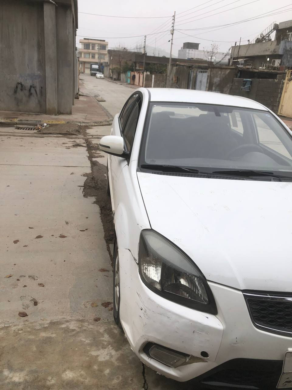 سەرەتا بە ناوی خوای گەورە کیا ڕیۆ مۆدیل ٢٠١١ ڕەنگی سپی  پێشو دوای کەپسە بۆیاخی نییە کەمێک ساردی هەیەو بەس 
0751 129 76 87 حلبجة, السليمانية
