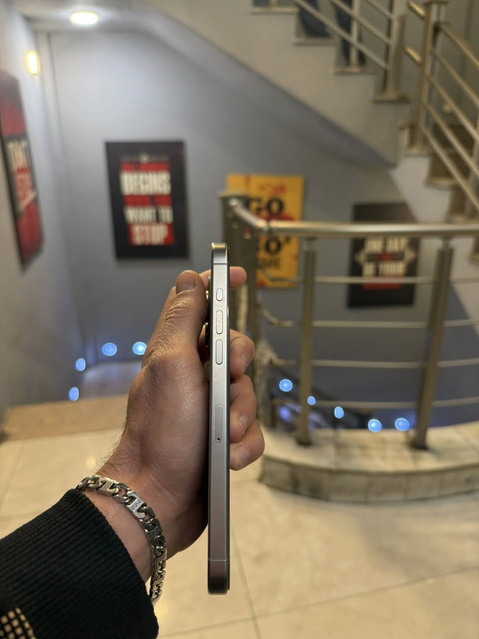 ١٥ برو ماكس ٢٥٦ بطاريه ٩٠ دبل سيمكارت بدون ملحقات
اعظمية *********** 
السعر مليون و٥٠
