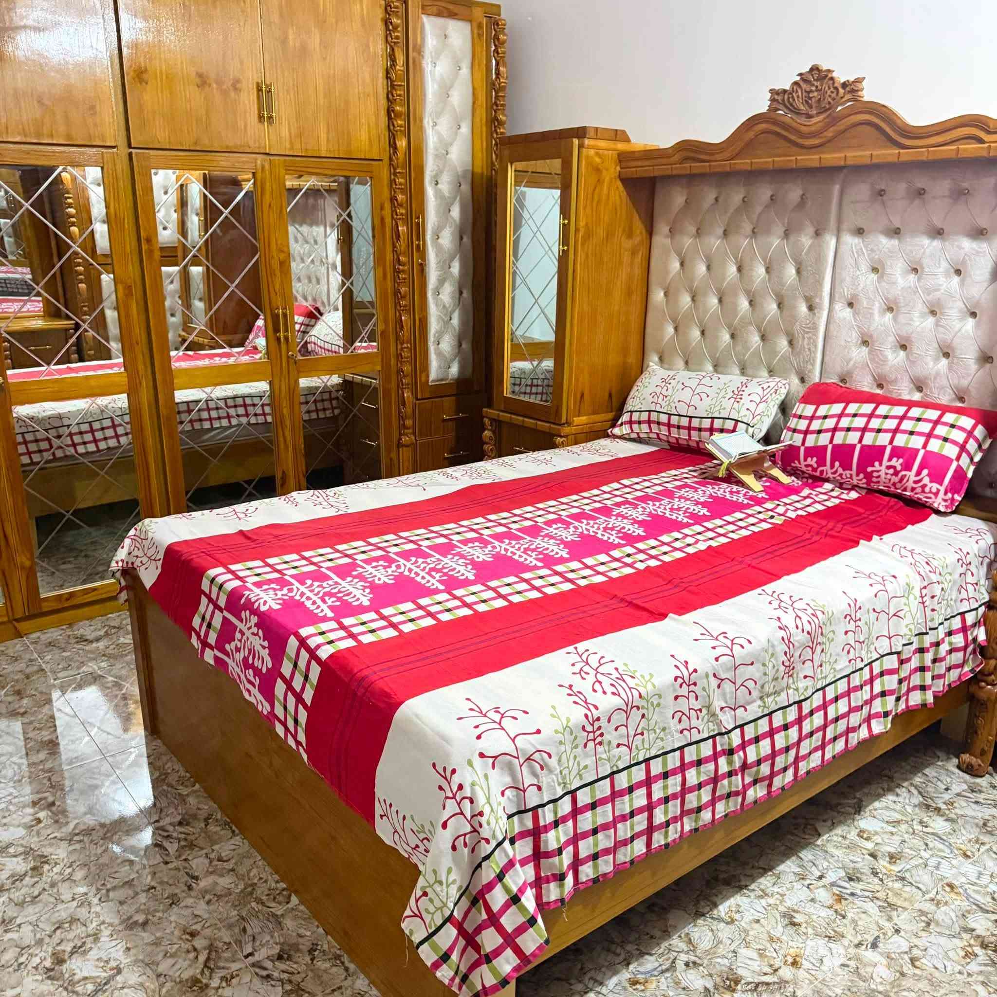 سلام عليكم غرف نوم صاج انجاره عراقي  الغرفه جديده بعدها مامستخدمه ولا نايمين بيها المكان ديالئ الخالص 
اليحب يستفسر على رقم 

***********
