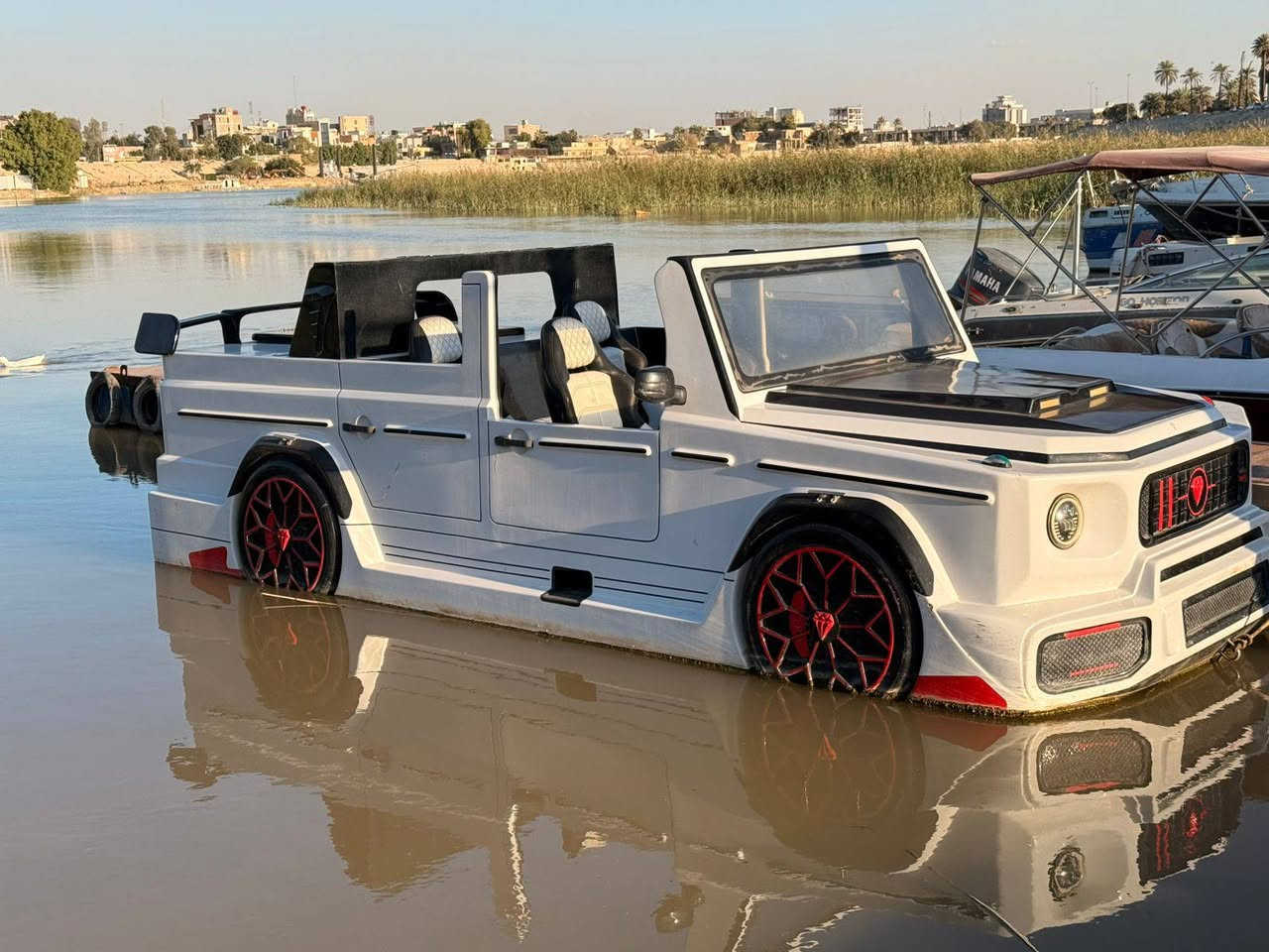 السلام عليكم سياره جي كلاس للبيع 4نفر محرك فور ستروك ياماها100 مديل2024
المحرك جديد طك صندوق الاتصال ***********
