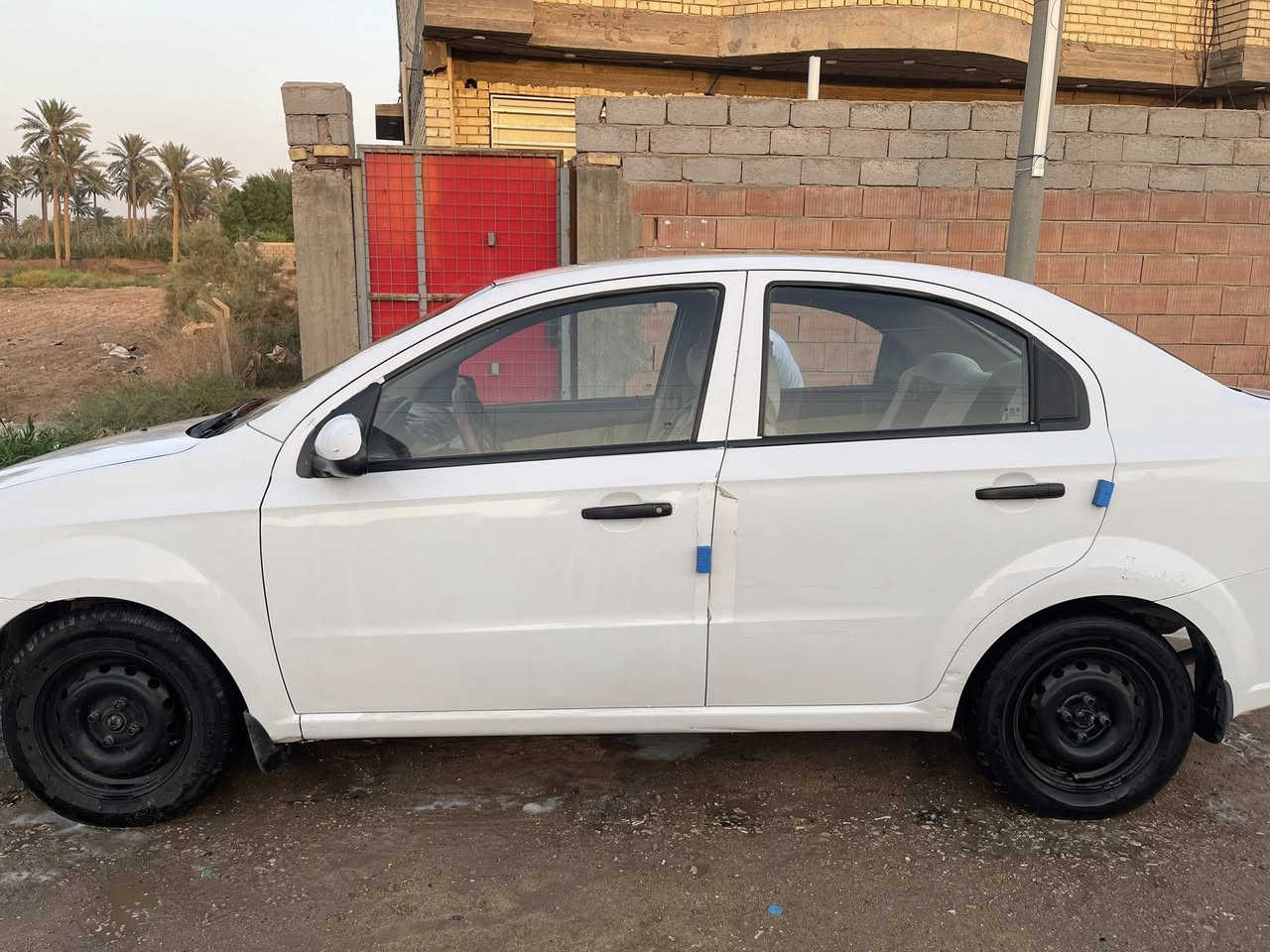 السلام عليكم افيو موديل 2010 محرك مفتوح 1400 كفالة مكينة وكير  مكفولة من الكصة والضربة القوية بيها صبغات بسيطه تبريد شغال شاشة جديدة تجي تفحص بيدك 

السعر 69 وبيها مجال 

رقم الهاتف ***********
