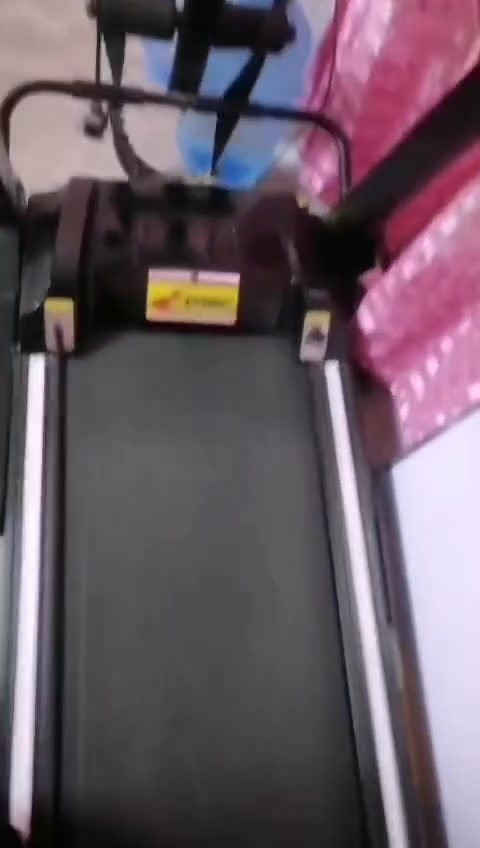 سلام عليكم مكلف النشر جهاز استعمل قليل حيل نضيف مال ركض سعره مناسب اي واحد يريده يخابر على هاي رقم ***********
