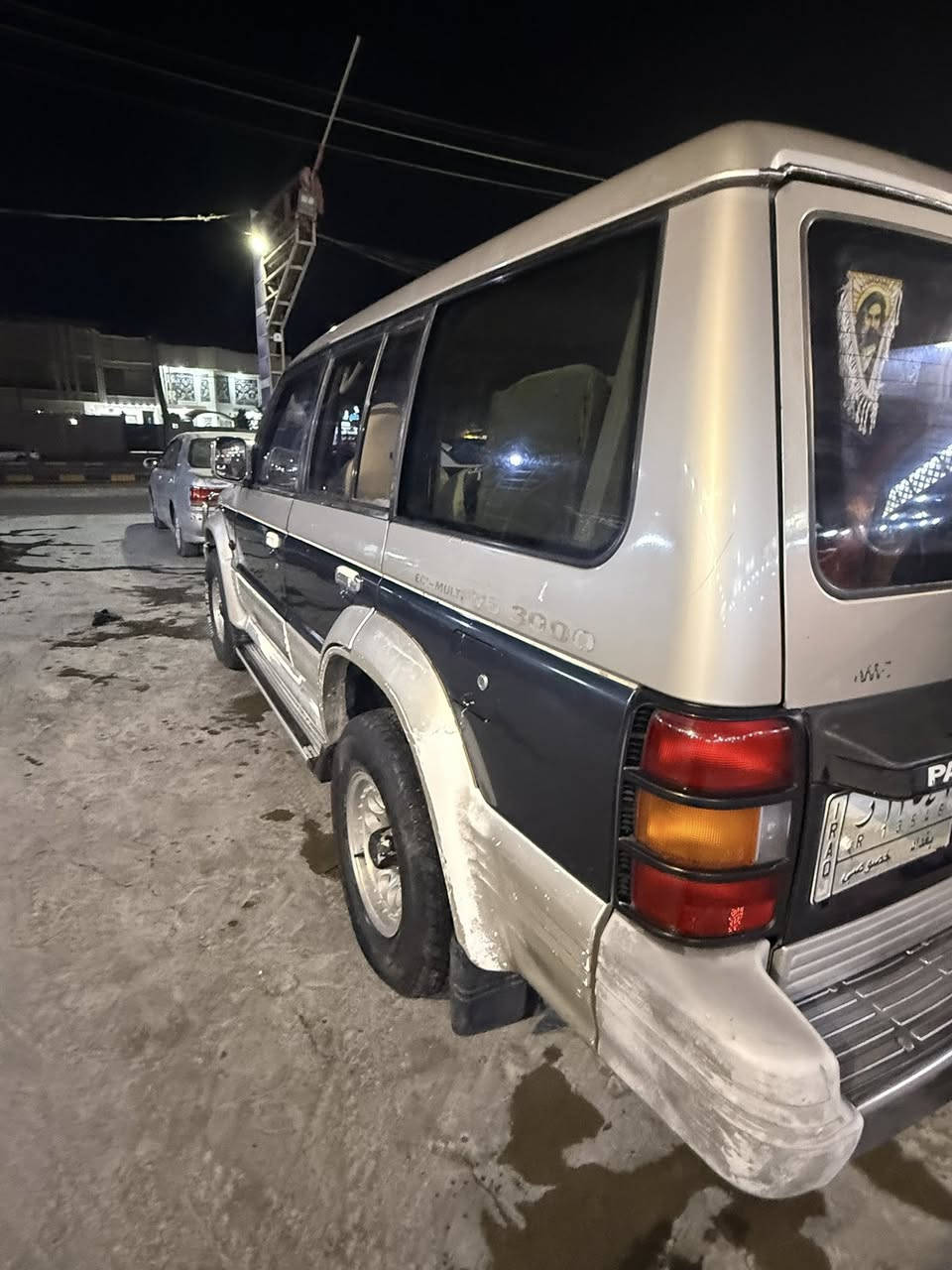 سلام عليكم سياره باجيرو للبيع موديل  1995 رقم بغداد بسمي سياره تبريد شغال محرك بلادي v6 ما عايزه شي كشره حلو شراي اتصل عل رقم ***********
