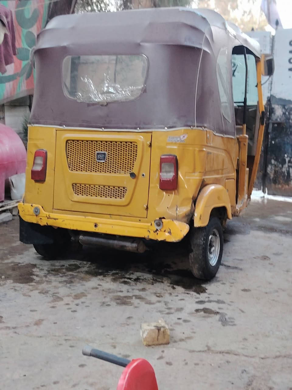 السلام عليكم تكتك موديل 21 مكينه نضيفه مرقمه مكفوله من صبغ بيه طخطخات مثل ماموضحه شراي يخابر ***********
