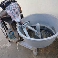 يعادت النشر بسبب الوعود الكاذبه عجانه لبيع وعندي فرن إيطالي وطاوليات 1...