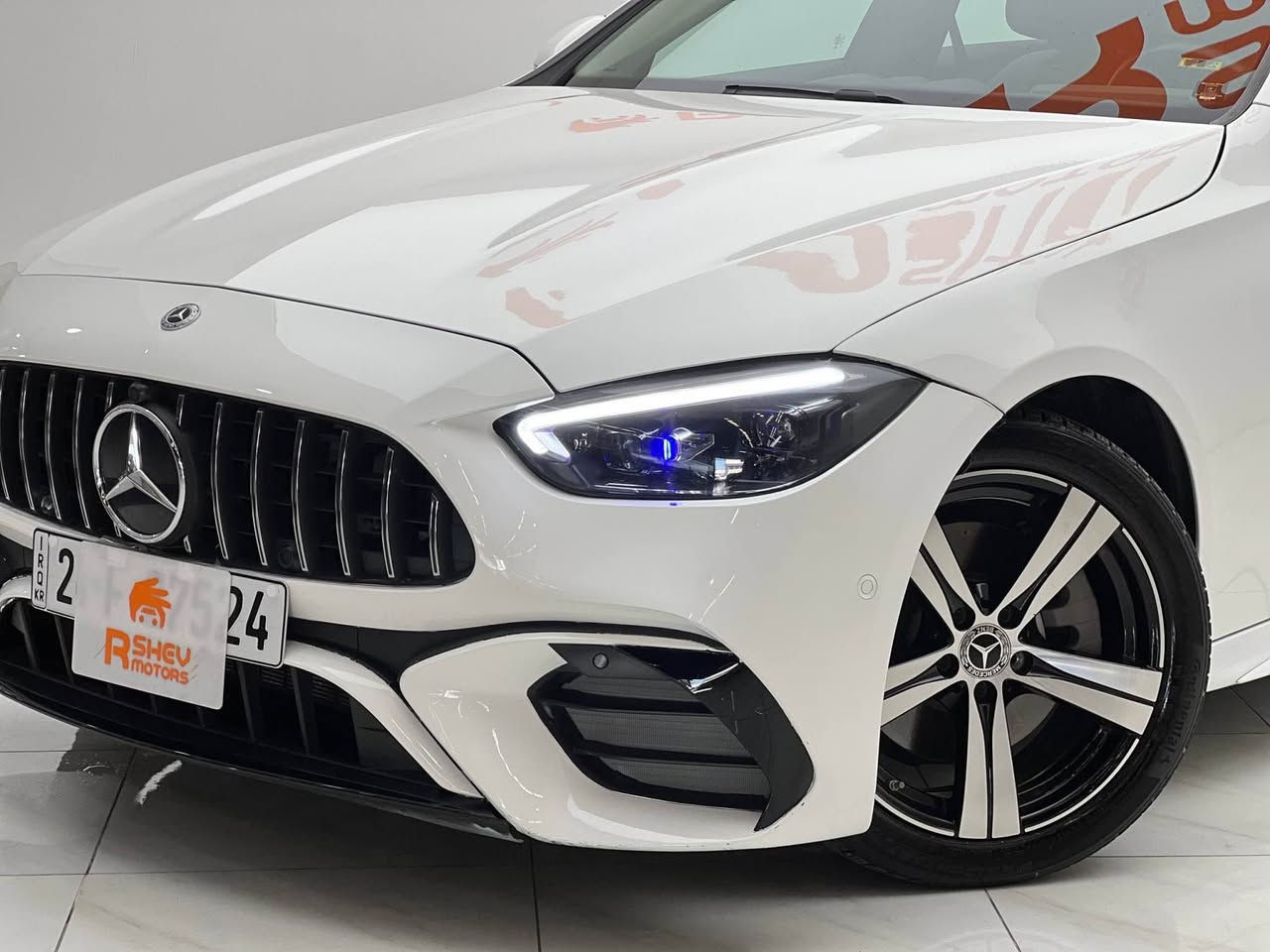 Mercedes benz C class 2023
مرسيدس سي كلاس ٢٠٢٣
مواصفات C300(فتحة سقف-رادار و حساسات ٣٦٠ درجة-شاشة-كاميرة خلفية -ابواب و تشغيل بصمة) يعني فول فول
مكينة ٤سلندر+توربو حجم ٢.٠لتر
ماشية 22,000ميل فقط

ضرر السيارة بس بنيد بدون دواخل و ايرباك
رقم دهوك الدولي سنوية و هزة جديدة

السيارة كلش حلوة و نظيفة
مكفولة من كير و محرك وكهربائيات

ب  سعر (325$) ورقة و بيها مجال للطيبين

مكان السيارة

دهوك -معرض ارشف R-Shev
رقم51 من معارض التيرمينال 

***********
*********** دهوك, العراق

