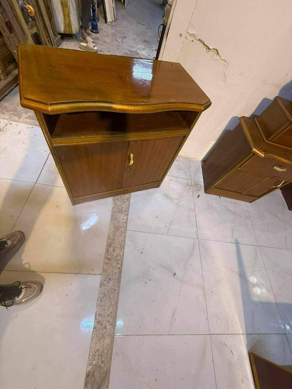 غرفه  صاج  عراقيه
غرفه داخل وخارج صاج 
شغل ثقيل 5ابواب ملحق نازڪه 
مستخدام نضافه 90
سعرها 750/700
نقل وشد مجانا داخل بغداد 
😍🤍حجز واتساب ***********
