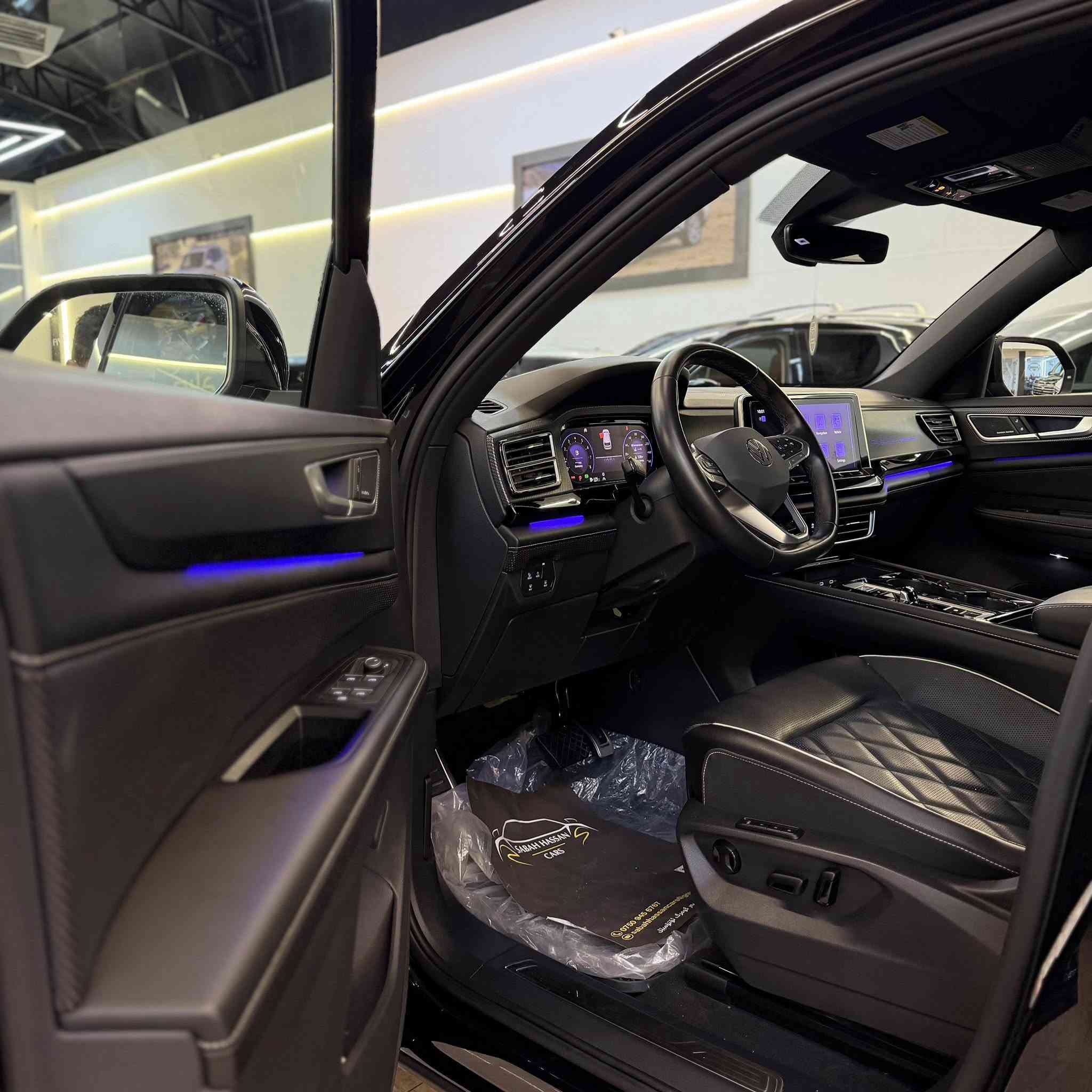 فولكسفاغن
أطلس كروس سبورت, SEL Premium R-Line, 2024
عدد الأميال : 8,000 ميل
ضرر: بدون صبغ
سلندر: 4 سلندر
محرک: 2.0T
السعر / 35,500$ 
الكاميرا الخلفية - تدفئة المقاعد - تبريد المقاعد - فتحة السقف - مثبت السرعة - مرايا جانبية كهربائية - حساس المطر - شاشة - المصابيح الأمامية ليد - مانع الانزلاق - أبل كاربلاي - التشغيل عن بعد - أندرويد أوتو - ABS - رادار - كشافات ضباب - فرامل الوقوف الإلكتروني - التحكم الإلكتروني في الثبات - تحذير من الاصطدام الأمامي - مثبت السرعة التكيفي - خطوات جانبية - نظام التوجيه الكهربائي

العنوان: اربيل - شارع  ١٠٠مقابل  دائرة  الكمارك
***********
***********
***
ڤۆڵکسواگن
ئەتڵەس کرۆس سپۆرت, SEL Premium R-Line, 2024
ماوەی ڕۆیشتن : 8,000 ميل
بۆیاغ: بێ بۆیاغ
پستۆن: 4 پستۆن
بزوێنەر: 2.0T
 نرخ / 35,500$ 
کامێرای دواوە - گەرمکەرەوەی کوشن - ساردکەرەوەی کوشن - سلاید - دیاریکرنی خێرایی - ئاوێنەی لاتەنیشتی کارەبایی - هەستەوەری باران - شاشە - لایتی پێشەوەی لید - کۆنتڕۆڵکردنی خزان - ئەپڵ کارپلەی - شەغال - ئەندرۆید ئۆتۆ - ABS - ڕادار - بلاجکتۆر - برێکی وەستانی ئەلیکترۆنی - کۆنتڕۆڵی جێگیری ئەلیکترۆنی - ئاگاداری بەریەککەوتنی پێشەوە - دیاریکرنی خێرایی خۆگونجێن - شوێنپێی تەنیشتەکان - سوکان پاوەری کارەبایی

  ناونیشان: هەولێر  شەقامی ١٠٠م بەرامبەر گومرگ
***********
***********
