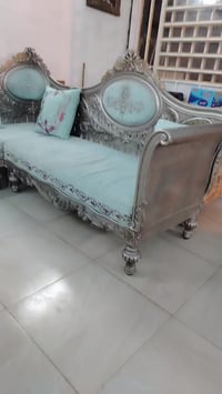 ديوان ملكي خليجي ١٤ متر خشب زان إيطالي للاستفسار واتساب07705533071