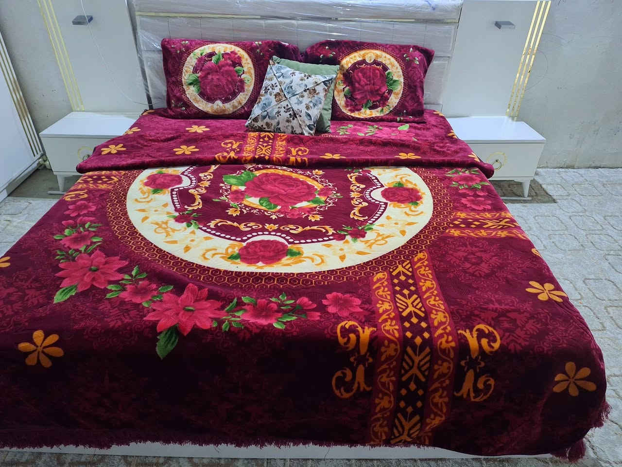 قرفه5قطع نضيفه سعر 370
بيه مجال ***********
