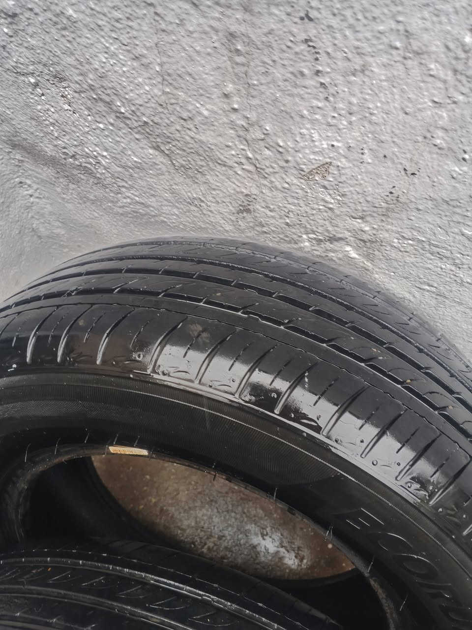 السلام عليكم طائرات حجم انضاف  175/70/13 مكلف بالنشر بكان بغداد   شراي يتصل***********
