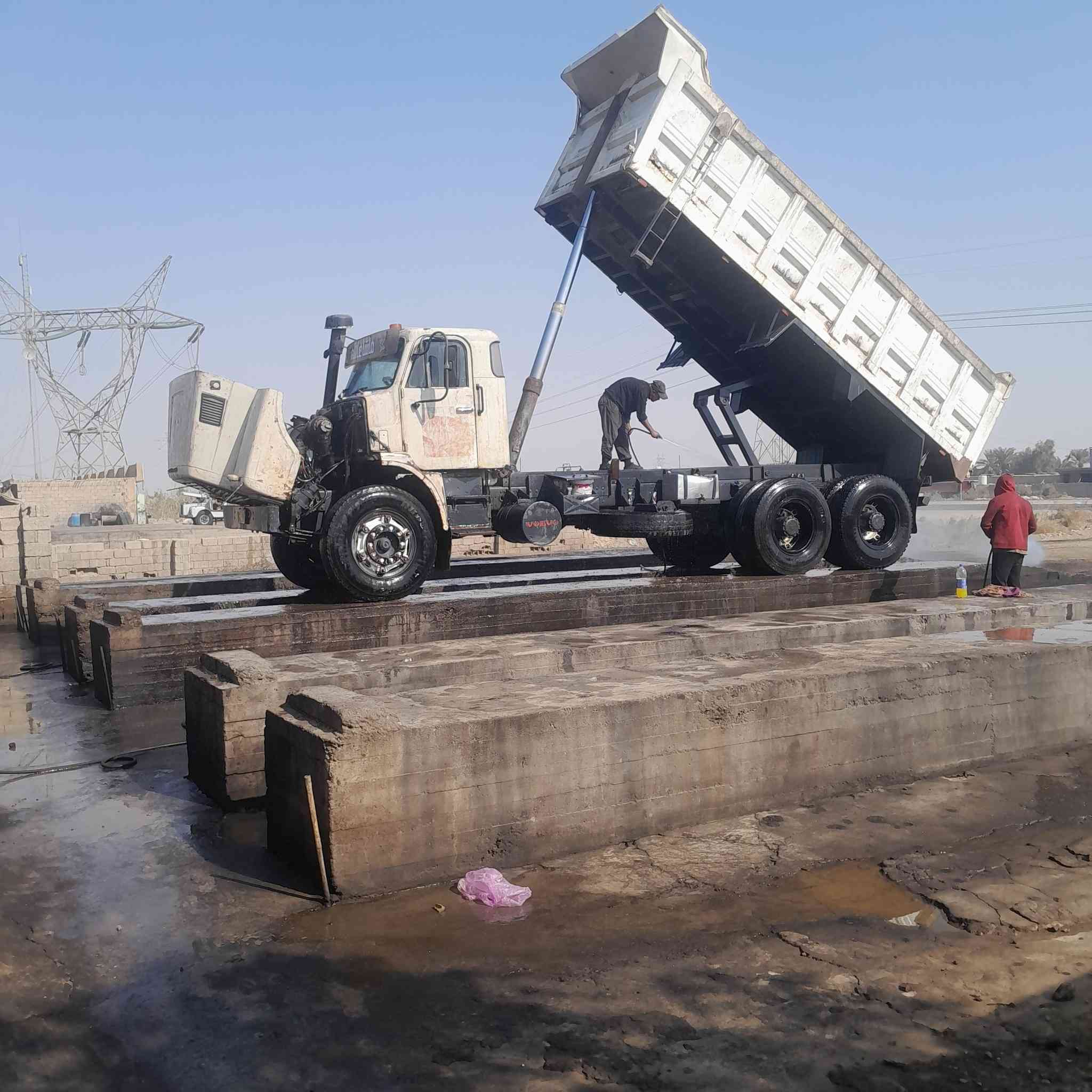 فالفؤ البيع مديل ٨٩ جاهزة لشغل
مجموعة فراشة السعر ١٨ وبيهة مجال حك الجية 
***********
