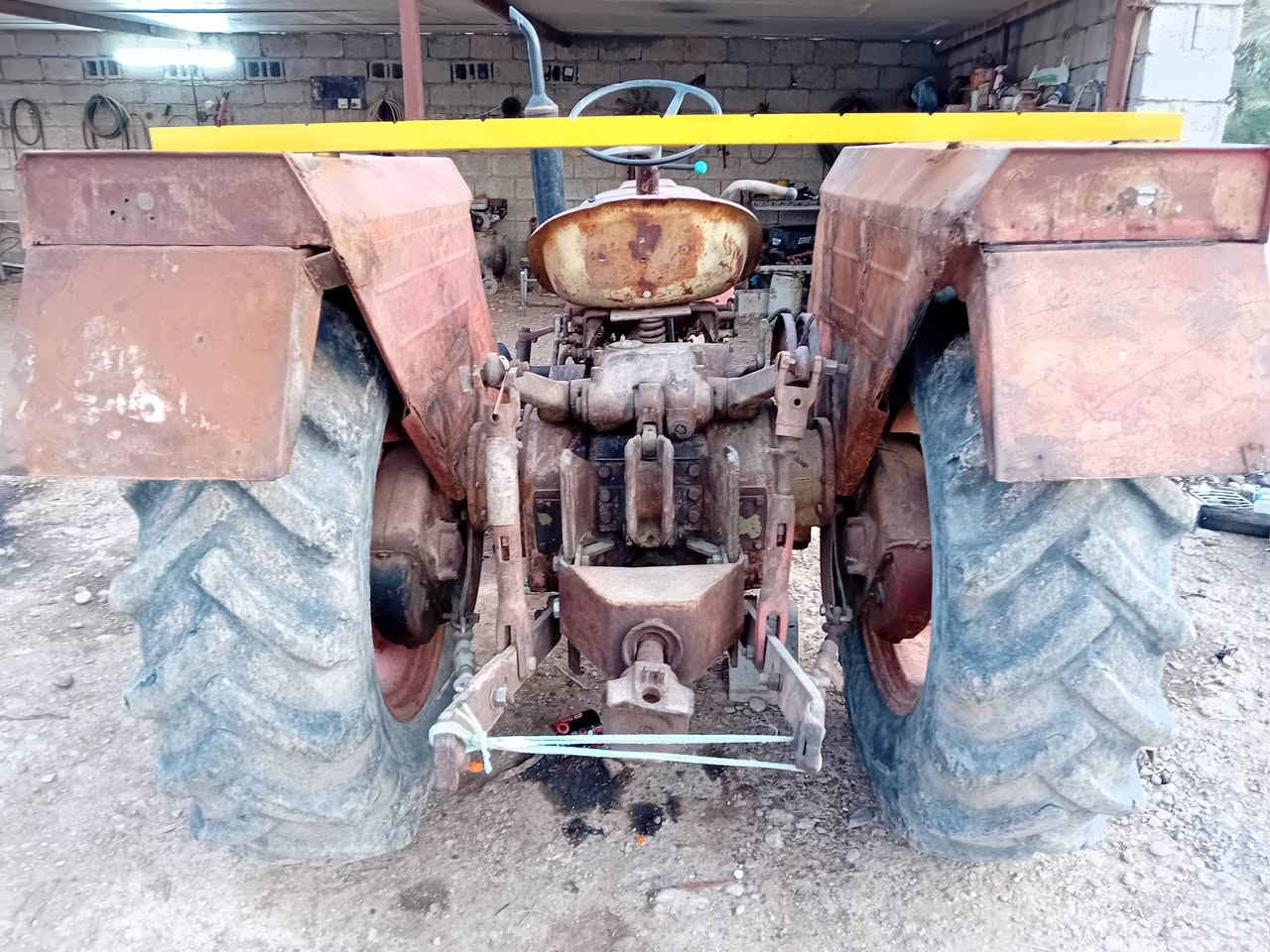 السلام عليكم ورحمة الله وبركاته عندي مكينه عنتر٧١ مديل ٨٢ المكينه وضع الشركه كامله جاهزه عنوان ديالى بلدروز السعر ٣٧٠٠ الرقم ***********
