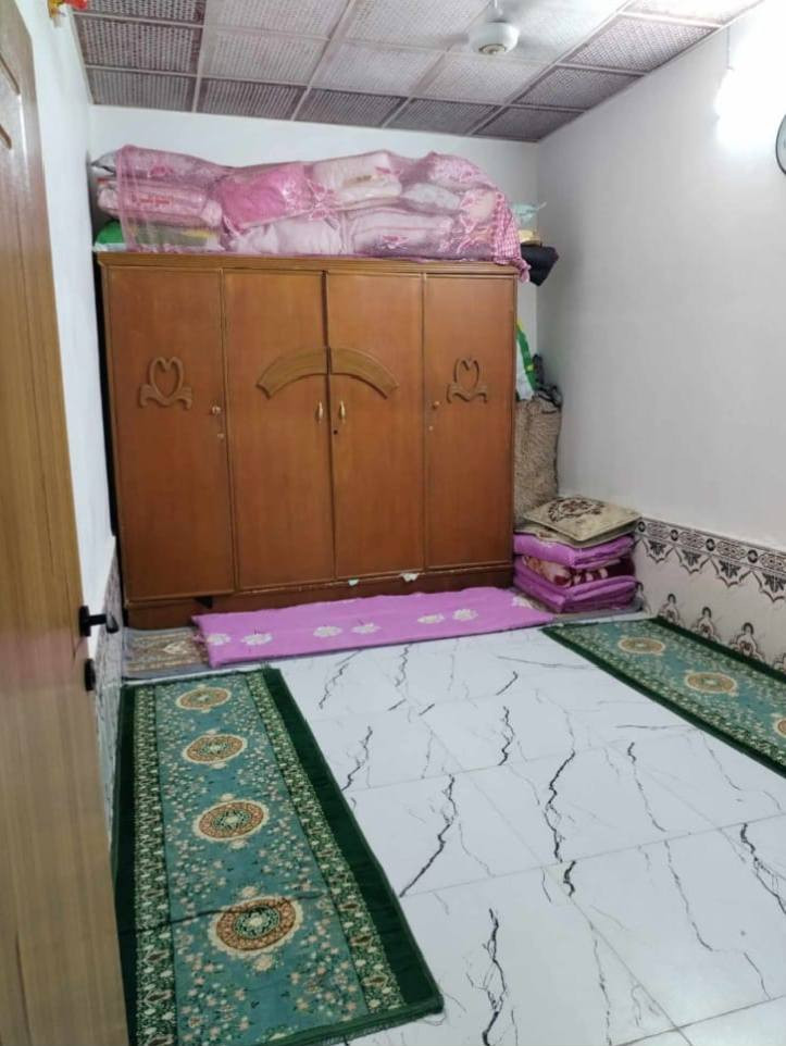 اللـــــــــهُمَّ صَلِّ عَلــَـــــــىٰ مُحَمَّدٍ وَآلِ مُحَمَّدٍ 
مكتـب بانيــقيـا للوسـاطه العقـاريــه
دار للبيع 130م اساس تجعيب بناء بلوك سقف عگاده
غرفتين صاله ومطبخ واستقبال  بيت نضيف براكيه شارع المعمل مقابل مدرسة الشهيد علي الرماحي يبعد عن الشارع العام 200 متر
 السعر 43 بي مجال قليل  بيع نقدا فقط للاستفسار اتصل ***********
