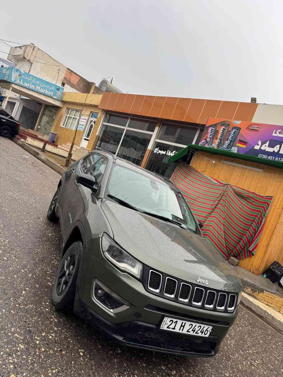 حيب كومباس موديل ٢٠١٨ 
سيارة بدون صبغ كير محرك كهربائيات كل بشرط سيارة باسمي تحويل وكالة بشرط سعر ١٢٢ ورقة ومجال مكاني دهوك
*********** دهوك, العراق
