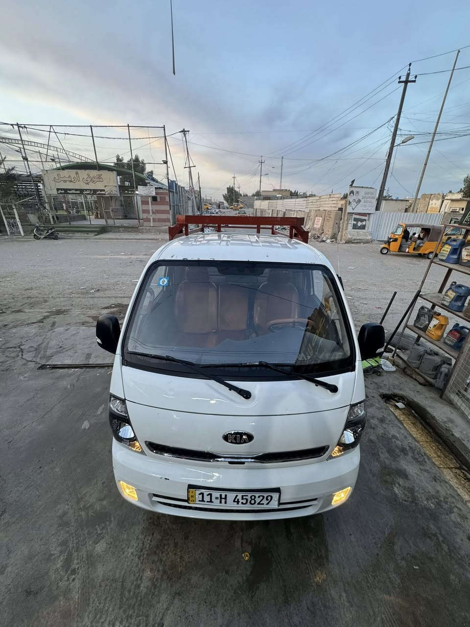 سلام عليكم كيه حمل نثيه ٢٠١٩ فول مواصفات تحكم ستيرن حساس خلفي السياره جاهزه من كلشي جواها تخم تايرات جدد فقط دعاميه مصبوغه السياره جديده ممتعوبه مال اسواق السياره ماشيه ١٣٤كيلو
سعرها ١٢٠بيه مجال حك الجيه 
 مكانه الشعب شارع صحه 

***********
