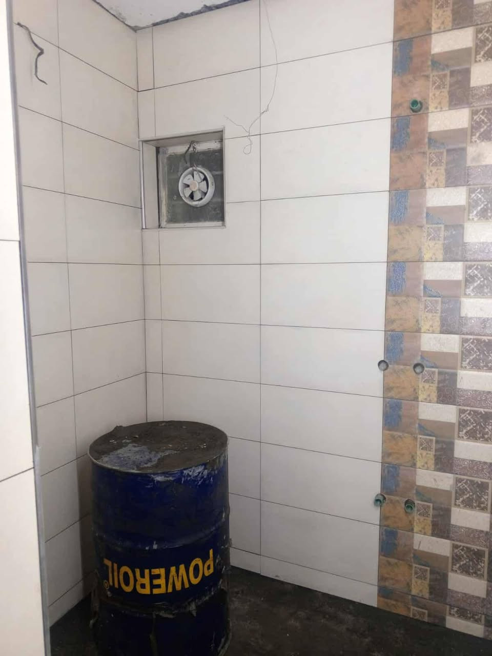 خلفه سيراميك بورسلين كاش مرمر شغل درجه اولى ليزر المكان بغداد متفرغ حاليا ***********
