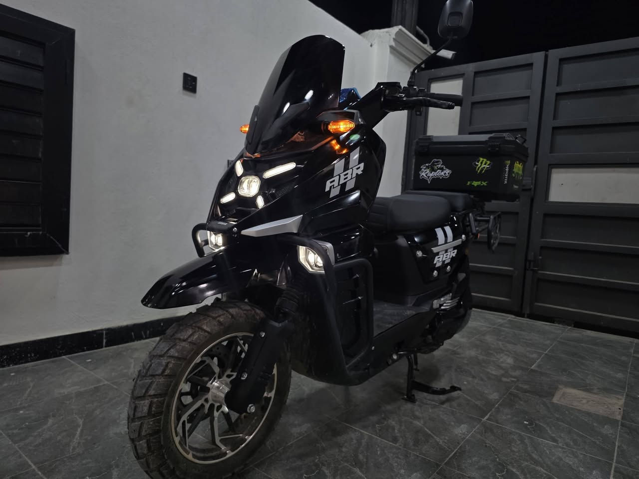 ياالله 🤍
السلام عليكم دراجه اباتشي فحل للبيع دراجه فول ماناقصها شي بطارياتها ٦ بطاريات مسطره فول الفول مستخدمه اسبوعين فقط سعر الجديد مالها مليون ونص بالسوك وهلمحروسه اريدها بمليون و٤٠٠ وبيها مجال بسيط لحد يكسر بحلال الناس اذا ميعرف بيهن 
تواصل *********** // ‏‪***********‬‏
