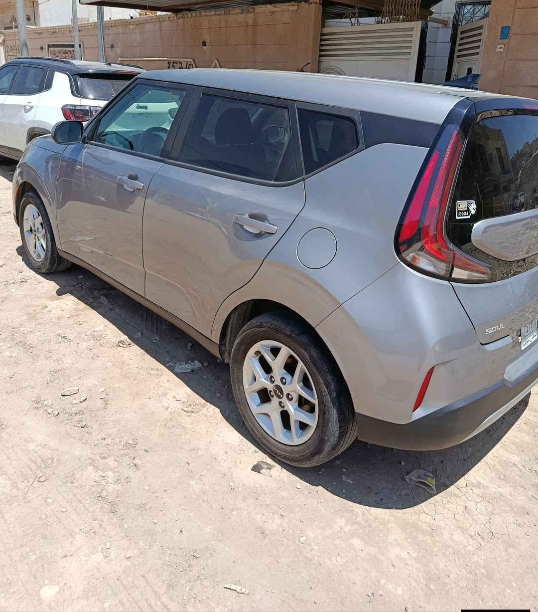 كيا صول 2023
 رقم فحص مؤقت
حادث جاملغ وبنيد فقط والباقي كفالة من الصبغ 
مكينة كير كلها مكفوله
 شواصي راديترات كلها سليمة شركة  وشرط الفحص والسونار
ماشيه 40 ميل 
مواصفات السيارة رادارات امامي جانبي وخلفي
توقف ذاتي  وقيادة ذاتية وتحديد مسار ونقط عمياء
ويل كب 17 بلادي وكامرة وشاشة كبيرة تدعم كاربلي
داخل رصاصي وفول تحكم ستيرن 
مكينة 2000 دوش 
المكان بابل الاساتذة 
السعر147وبيها مجال للشراي
صور الحادث بالمنشور
الاستفسار ***********
