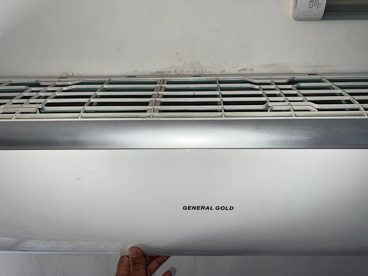 سلام عليكم سبلت للبيع سبب وعود الكاذبة *********** مكاني بغداد بلديات  السعر 225الف
