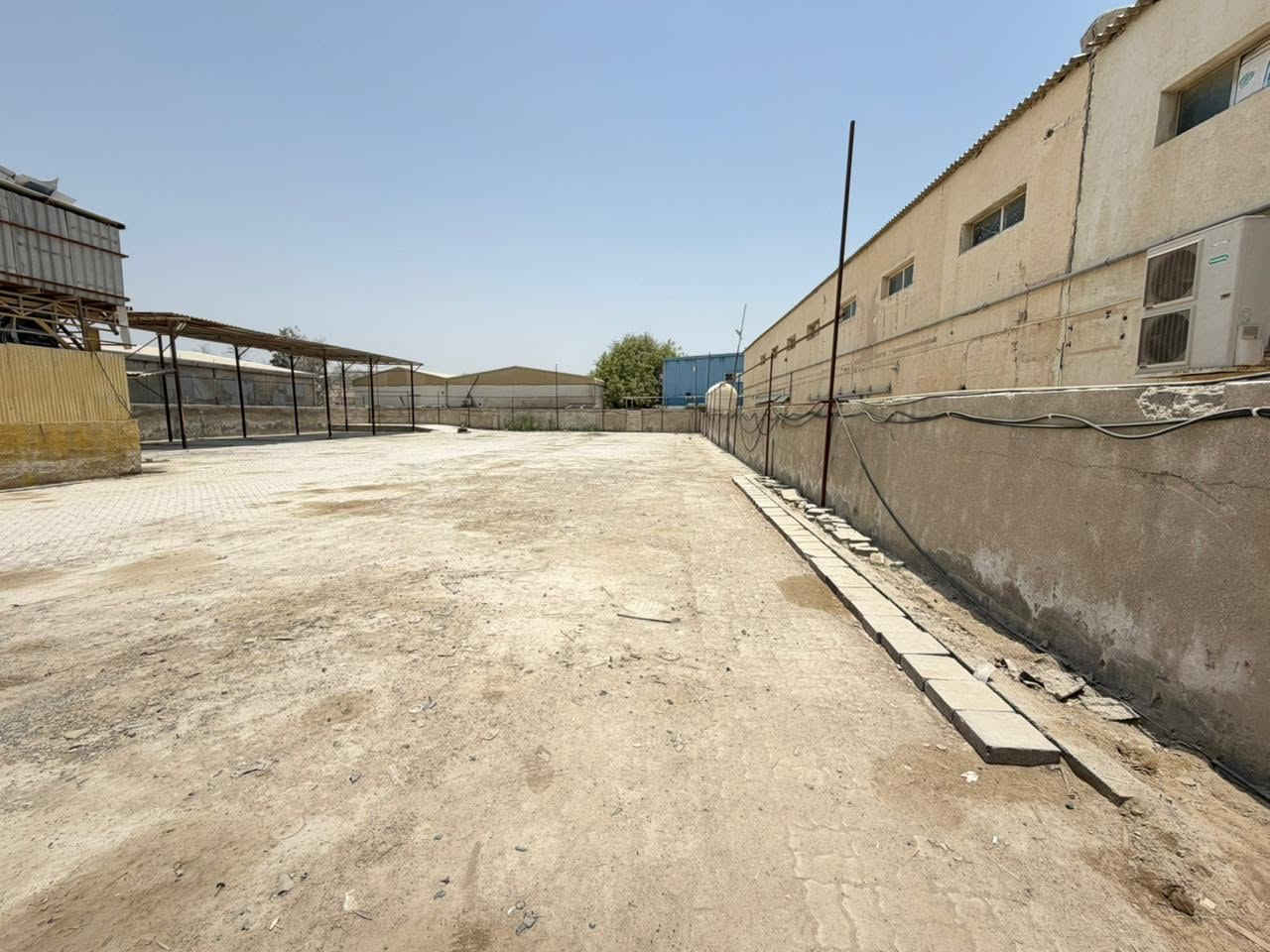 📞 @ [12***********959:13708:056 946 1030]

🏭✨ **حوطة للإيجار السنوي – الصناعية 5 | الشارقة** ✨🏭

فرصة مميزة للشركات والمؤسسات، حوطة بمساحة كبيرة ومجهزة بمرافق متكاملة، مناسبة لمختلف الأنشطة التجارية والصناعية.

🔹 **تفاصيل الحوطة:**
📐 المساحة: 15,000 قدم مربع
🏢 مكتب مكيف مع حمام ومطبخ
🛏️ سكن مخصص للعمال
🚿 حمام خاص
🍽️ مطبخ
❄️ غرفة مكيفة

✅ تصلح لجميع الأنشطة
📍 موقع مميز في الصناعية 5
🚛 سهولة دخول وخروج الشاحنات والمركبات

📍 **الموقع:**
الصناعية 5 – الشارقة
📌 منطقة حيوية وقريبة من الطرق الرئيسية والخدمات

💳 4 دفعات

📞 **للتواصل والاستفسار:**
📞 @ [12***********959:13708:056 946 1030]

#حوطة_للإيجار 🏭
#الصناعية5 #الشارقة
#عقارات_تجارية
#مستودعات_الشارقة
#أراضي_تجارية
#سكن_عمال
#مكتب_مكيف
#استثمار_تجاري 📈
#عقارات_الشارقة ✨

