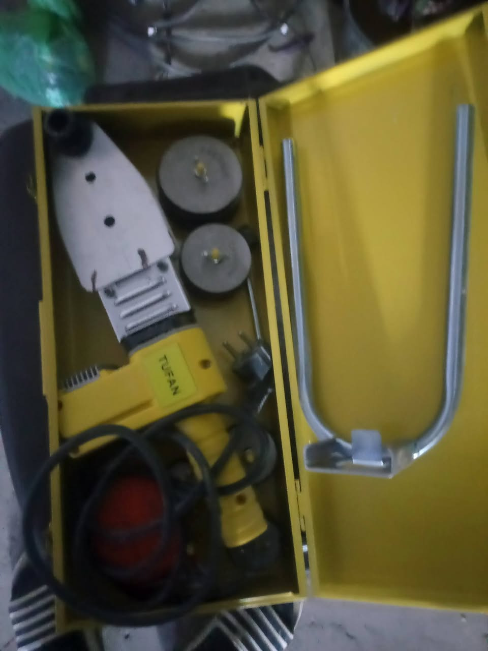 كاويه اصليه السعر خمسين ستعمال مره وحده مكاني بغداد المشتل حي المعلمين ***********
