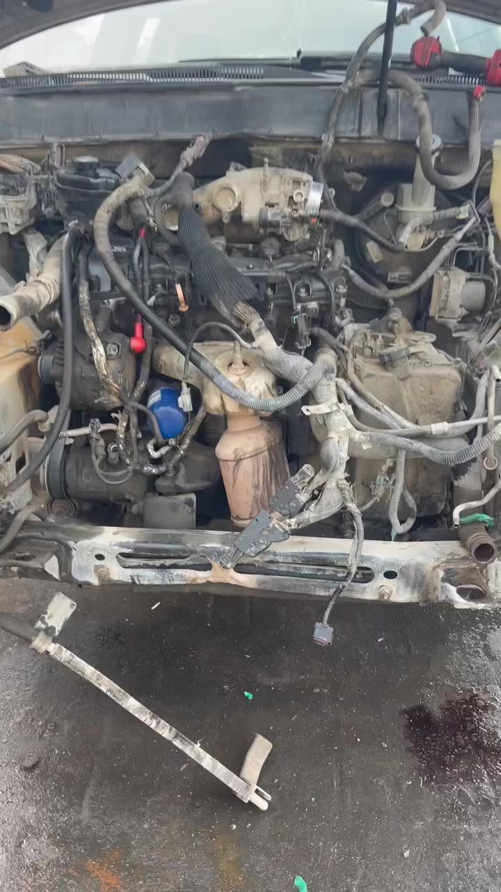 السلام عليكم اخوتي الطيبين شرفنا الأخ ابو علي من محافظة بغداد جاب السياره بكرين السياره بيها سنتر ومعوجه ولفات كملتها وهاي النتيجه كدامكم يتوفر جميع قطع غيار ترافس جمسي اكاديا #شوفر_اكاديا_ترافلس_ترفس_ترافس_كمارو_كامارو
#فيتر_امريكي_محركات_مكاين_تجفيت_وارد_ضمان
#امريكي
#تجفيت_بغداد_المشتل اخوكم علي الفيتر ***********
