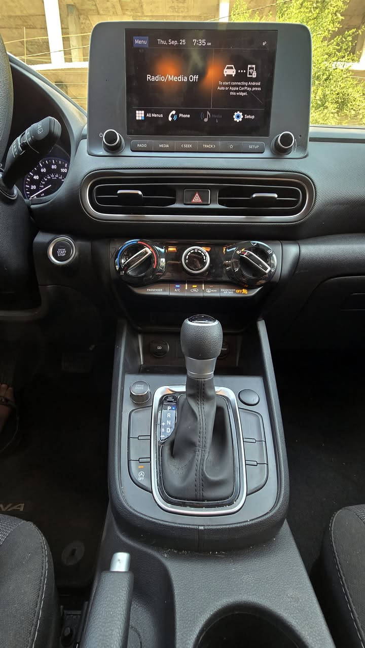 هونداي كونا 2023 محرك 2000 دوش
ضررها طرف البنيد فقط
بدون ايرباك 
حتى الراديتر بلادي بدون تبديل
صور الحادث موجودة بالمنشور
( ماشية 27)
رقم اربيل هزة وفحص كلة جديد تحويل مضمون
المواصفات :
بصمة تشغيل + بصمة ابواب + بصمة صندوك
تشغيل عن بعد
شاشة كبيرةتدعم كار بلي +gps
نقطة عمياء بالمري+ اشاير بالمري
رادار امامي تنبيه مانع تصادم
رادارات جانبيه تنبيه
رادار خلفي تنبيه عند الرجوع بريك ذاتي
تحديد مسار نظام السياقة الذاتية بين الخطوط
شاشة اعطال ملونة مع ترحيب
ثلاث وضعيات للقياده normal + sport + smart
وباقي المواصفات المعروفة
السيارة جديدة ونظيفة جدا كاملة وجاهزة مابيها اي نقص من كل نواحي
بيها 3 قطع بيهن مكانات صبغ امريكي
السعر 154وبيها مجال
العنوان : بغداد / الكاظمية
للاستفسار : *********** ومتوفر بي واتساب
