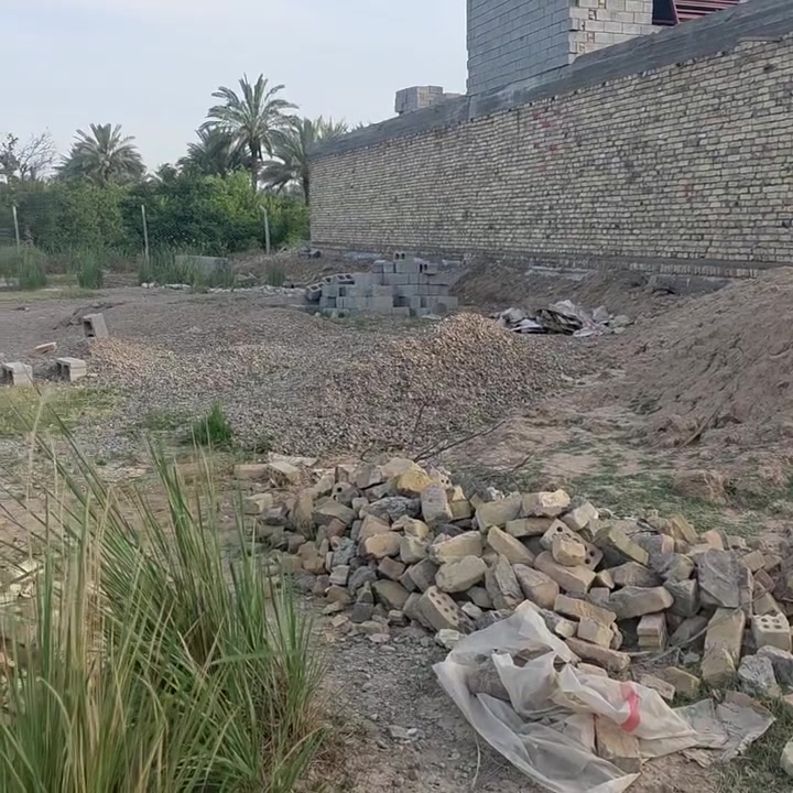 السلام عليكم ورحمة الله وبركاتة متابعينا الكرام  ) 
عيدكم مبارك تقبل الله منا ومنكم 
قطعة أرض للبيع المساحة 250م 
ملك صرف زراعي  مكان مميزجدا 
العنوان بغداد شاطئ التاجي حصيوة ومزرفه  قرب الشارع الرئيسي  مجاور مجمع صفاء جريش  
للاستفسار الاتصال على الارقام الاتيه كورك واتساب ***********
اسيا ***********مكتب ديرتنا للعقار 
jn
