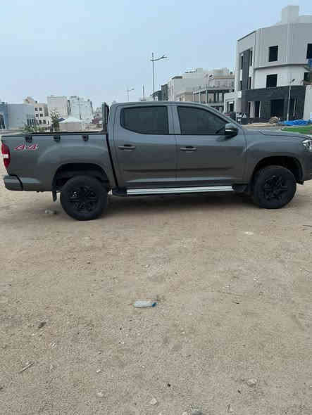 السلام عليكم 
للبيع بيكم ماكسوس T60 موديل 24  ماشيه 18 الف استيراد شخصي كويتي كفاله عامه شرط الفحص كير مكينه شاصي بدي فورويل حساسات خلفيه كير عادي نظام ايكو توفير البانزين نظام انزلاق ومرتفعات مكينه ميتسوبيشي كشافات تبريد قطعتين غطاء بدي اشاره بالمري 
المكان السماوه 
السعر 140
***********
