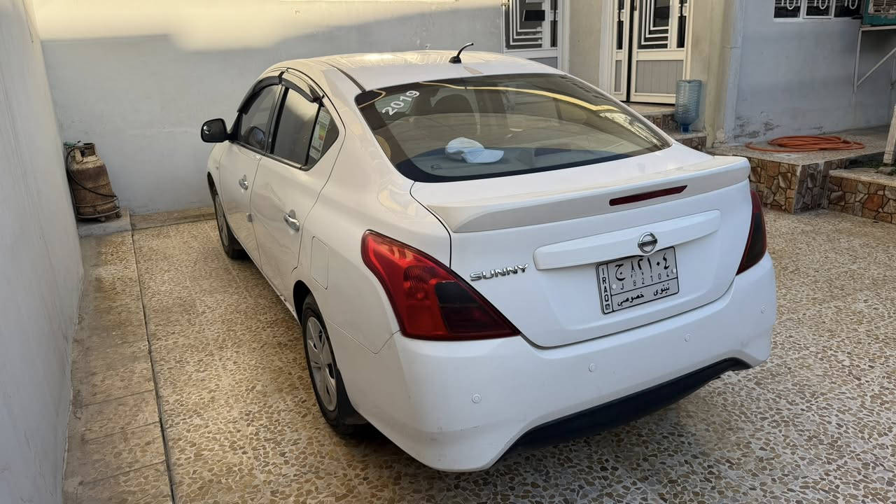 السلام عليكم
نيسان صني 2019 
السيارة ماشية 200 الف كيلومتر
شرط التحويل فقط ، اني الشرعي مالها
بيها ملاحضات على البارد فقط ، ما بيها ولا قطعة استبدال
كير و محرك مكفول ، تبريد شرط ثلج
شاشة اندرويد و نظام صوتي مُحسن
سعرها 97 ورقة وبيها مجال بسيط
مكاني الموصل ، الجانب الايمن ، حي نابلس
*********** للتواصل
