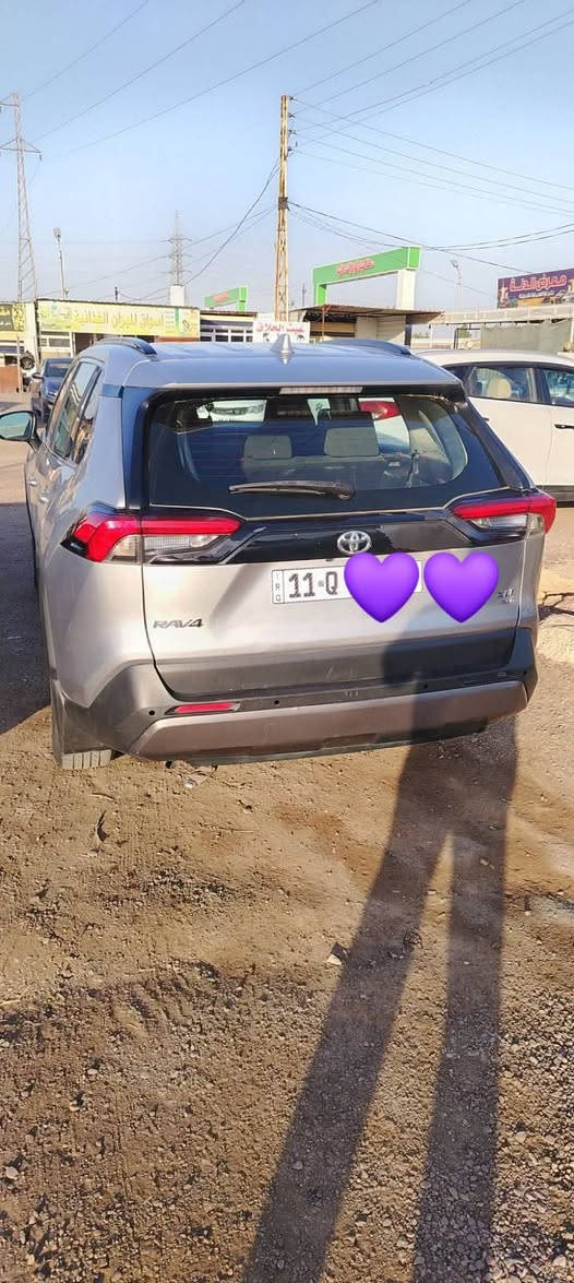 السلام عليكم راف 2022للبيع ضرر امامي خلفي، ماشيه 62000 رقم بغداد السعر 175$ بيها مجال قليل ***********

