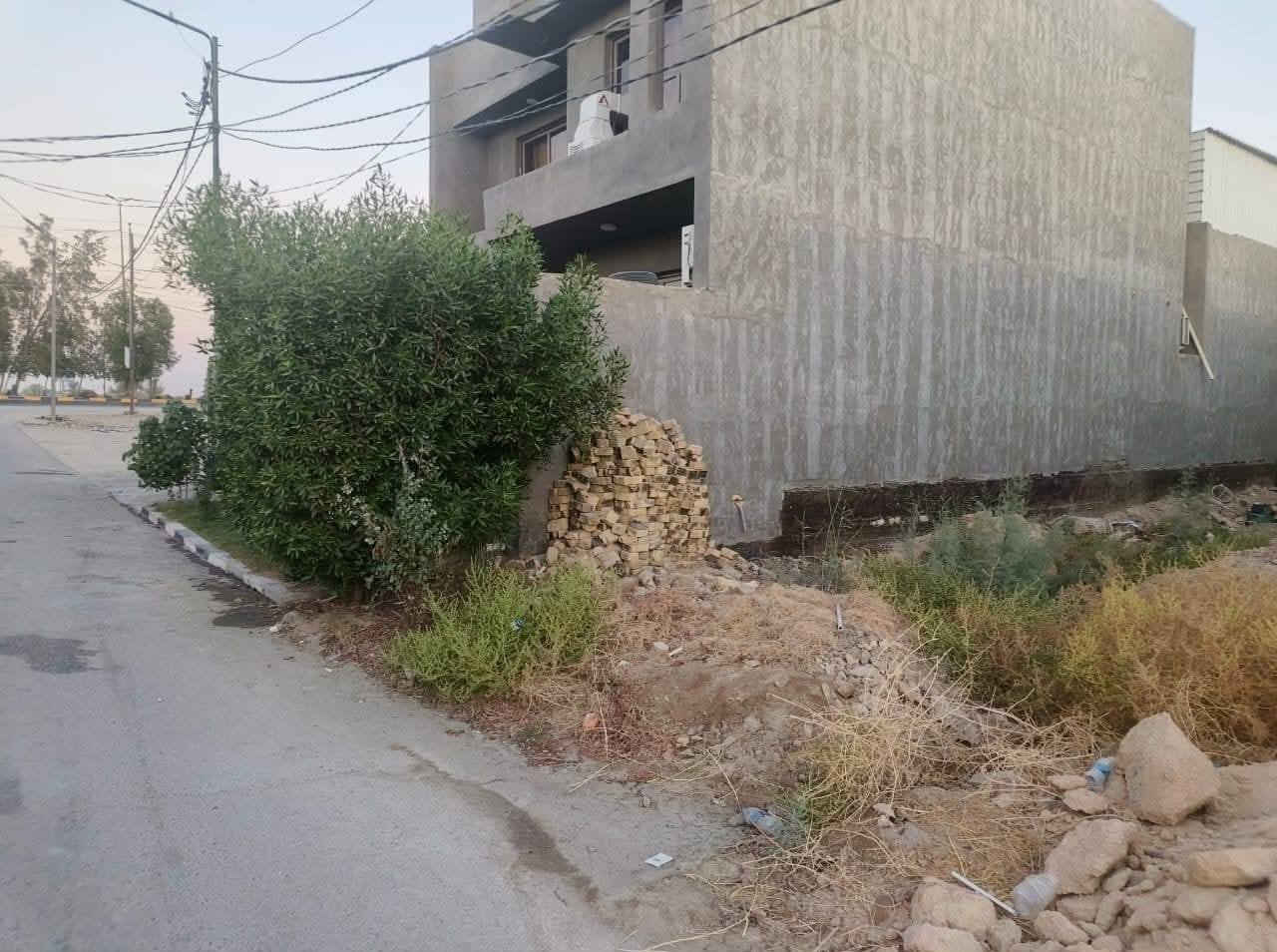 السلام عليكم
قطعة أرض مميزة للبيع
المساحة 200 متر ( 10 * 20)
العنوان: حي الكفائات - قبل مدينة العاب كوين بارك (بإتجاه الحلة) - مقابل معرض أمير بطوش للسيارات - ثالث قطعة عن شارع بغداد الرئيسي
للإستفسار:
***********
***********
