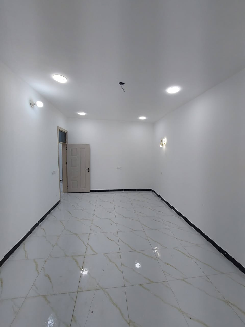 🏤 دار للأيجار ✅️ الموقع بعقوبة البحيرة 💥 بناء حديث 🎈 فول المواصفات ⬅️ زيرو غير مسكون ⚜️ موقع مميز 🛣 خدمات كاملة 
🔱 ايجار الدار [[ ٧٥٠ ]] الف قابل للتفاوض 
🔺️ مساحة ( ١٥٠ ) متر 🔶️ واجهه [ ٥ ، ٧ × ٢٠ ] متر
🏩 طابق الأول ( ٢ ) غرفة نوم 🏛 وستقبال ⭕️ وصالة 🛖 ومطبخ 🛁 ومجموعة صحيات كاملة 🔶️ مع مناور عدد ( ٢ ) 
🏘 طابق ثاني ( ٤ ) غرفة نوم ⬜️ وصالة 🛁 ومجموعة صحيات كاملة مع سطحين 💥 💥 💥
للاستفسار مع مكتب المصطفى للعقار ☎️
 موقع المكتب ⬅️ مدخل العزات مجاور اسواق نوتيلا الغذائية 🛒 او التواصل على الماسنجر او الواتساب على الرقم *********** 📞📞
