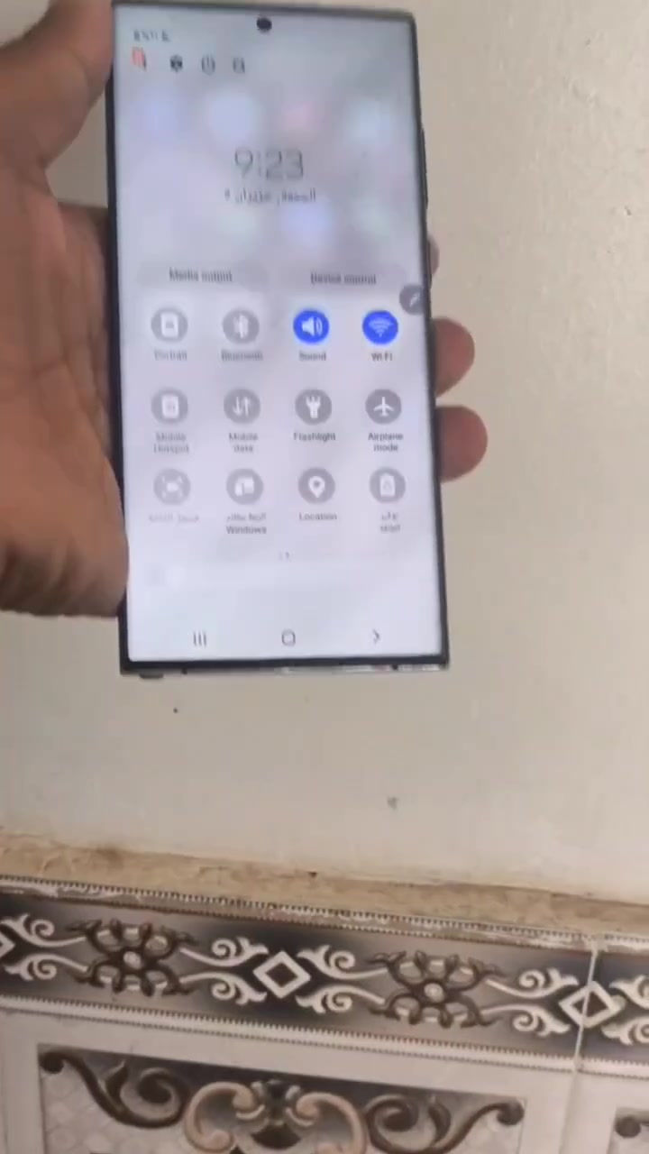 SAMSUNG S 22 Ultra
معالج Snapdragon 8 Gen2 النسخة الأمريكية 
ببجي موبايل 120 فريم ثابت وبكل الالعاب 
ذاكره 128وعشوائيه 12
كامرات زوم100x يصور القمر/ فديو 8k
خلل فقط كامره 1x  مغوشه والقلم 
مراوس حسب القناعه او بيع سعر 350 الف
***********
