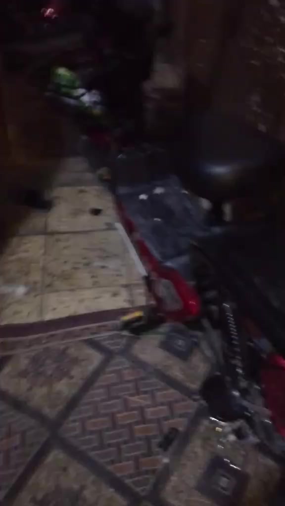 دراجه شحن للبيع ب٣٥٠ وبيه مجال. جديده @الجميع


**إذا كنت صاحب هذا الإعلان وتريد حذفه لأي سبب، رجاءا أرسل رسالة إلى الدعم الفني**