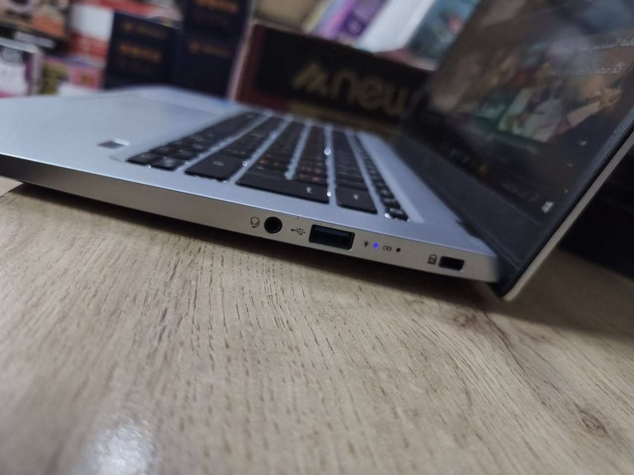 ACER Swift
cpu i5-11

Ssd 512GB m.2

RAM 8GB

SCREEN 14" FHD
بصمة كيبورت ضوئي نضيف كلش🍁
السعر 315 وبي مجال ، مكان موصل ايمن للتواصل *********** اتصال او واتساب
