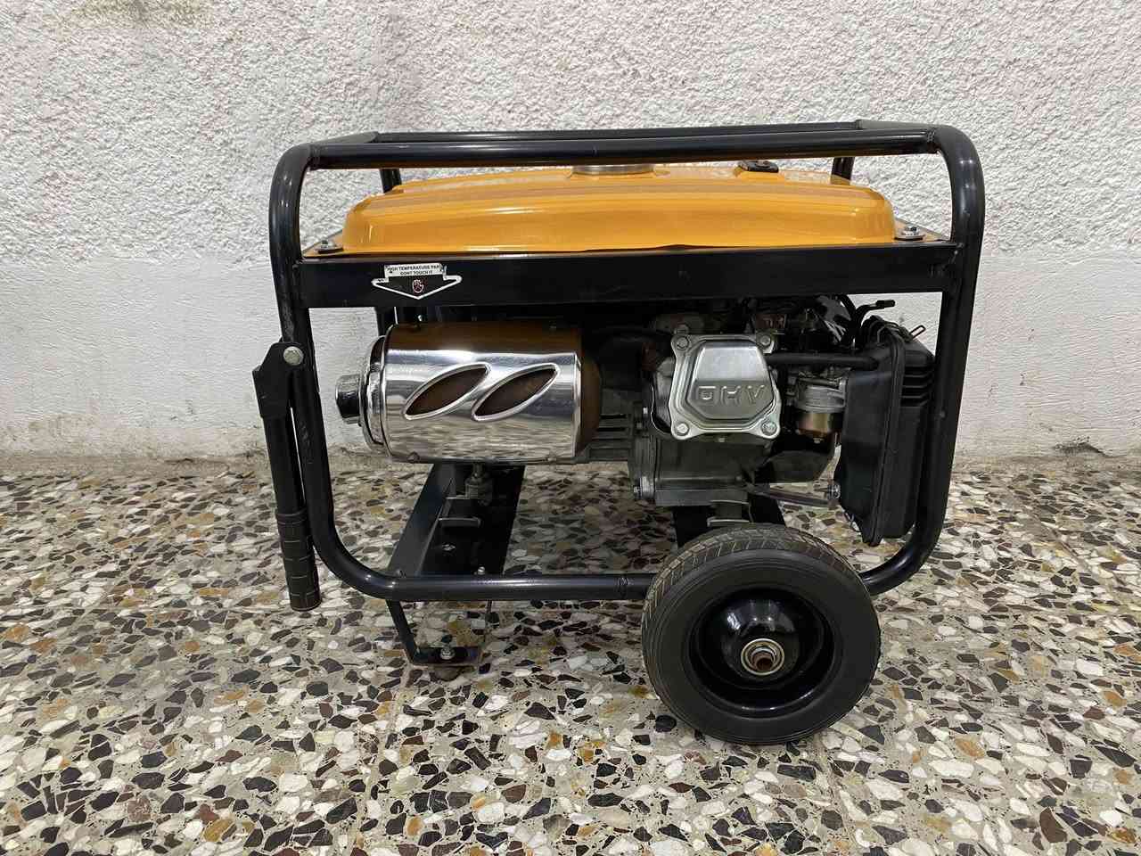 سلام وعليكم مولده استرا كوريه باب الأول مولده بعدهي جديده بل باكيت مستعمله 3شهر فقط مولده كامل سلف وحبل شغاله بس الباتري يراد ينشحن السعر 180الف الرقم الهاتف ***********المكان بغداد الشعب
