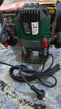 عندي فريزة نجارية ماركة باركسايد جديدة قياس 8 ملم وبيها قاعدة تكدر تحر...