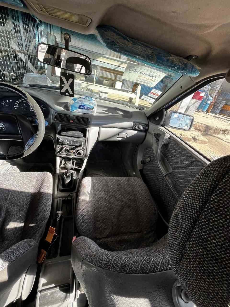 استرا موديل ١٩٩٣ كير عادي محرك ١٦٠٠ سياره بلاديه محرك وكير خير من الله سعرها ٤٠ ورقه وبيها مجال سياره نظيفه للجناي ***********
