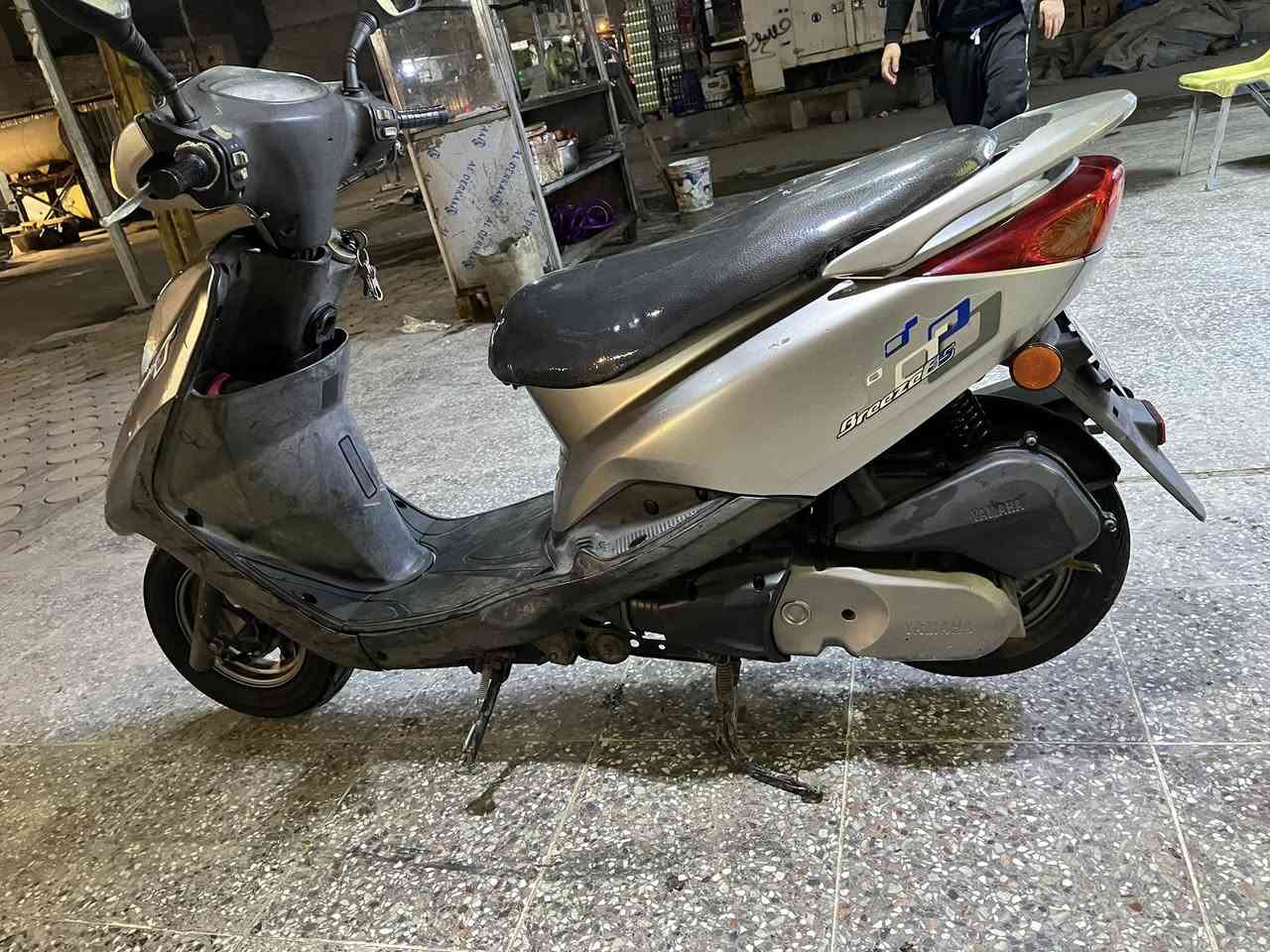 دراجه بغبغاء ماشيه 16الف مكفوله مكان الامين الثانيه رقم 
***********
