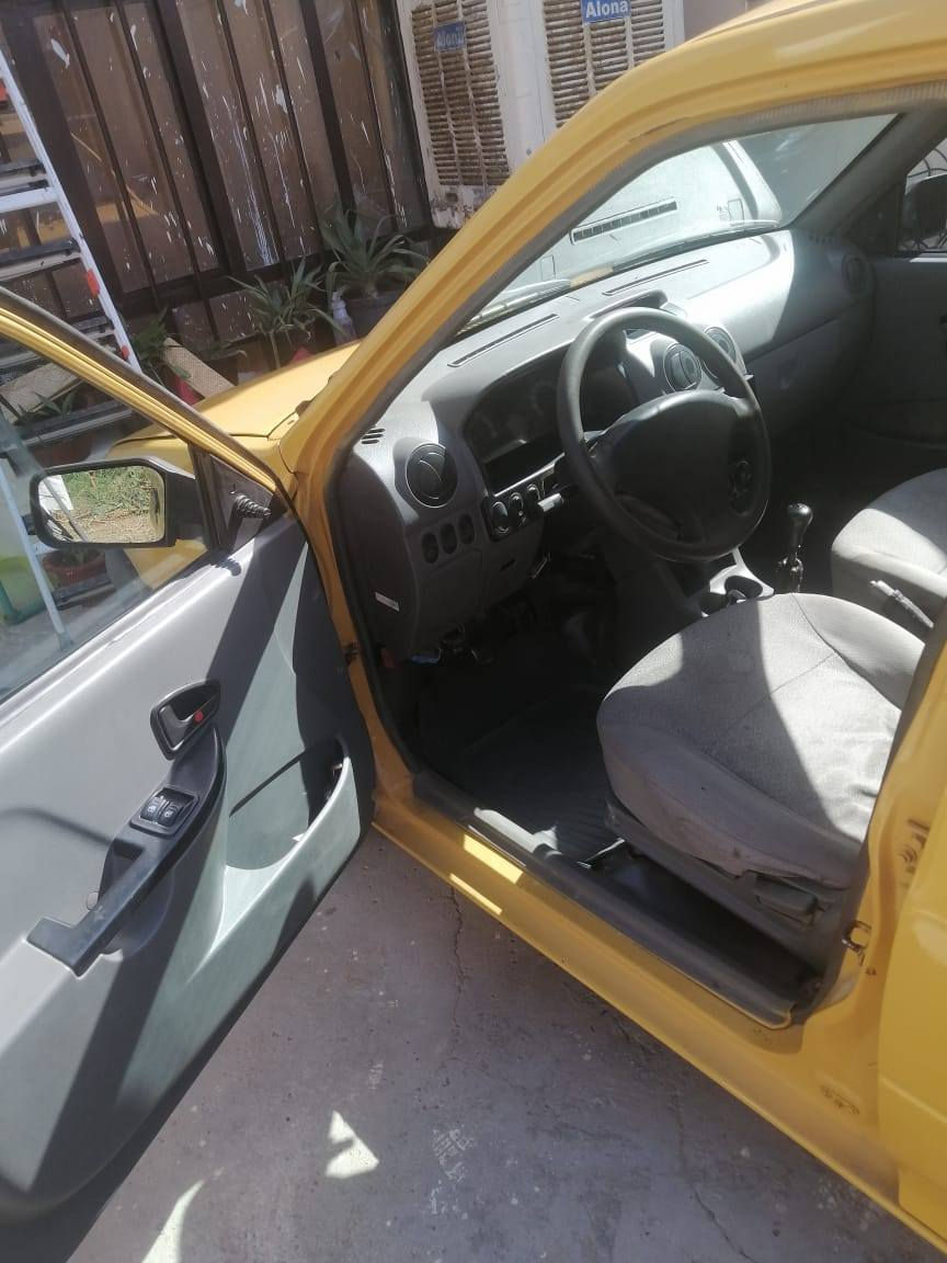 السلام عليكم سايبه 2015 تبريد شغال بس الكير الرابع يفلت بيع او مراوس 
***********
