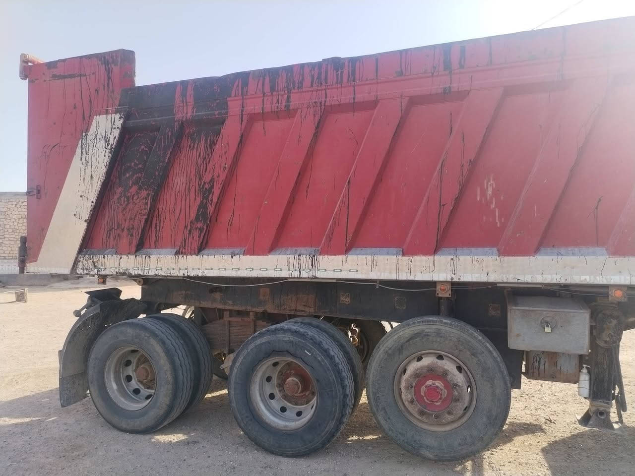البيع عربانه قلاب ذرعه 30متر ثلاث دناگير السعر 90 وبيه مجال هاتف ***********
