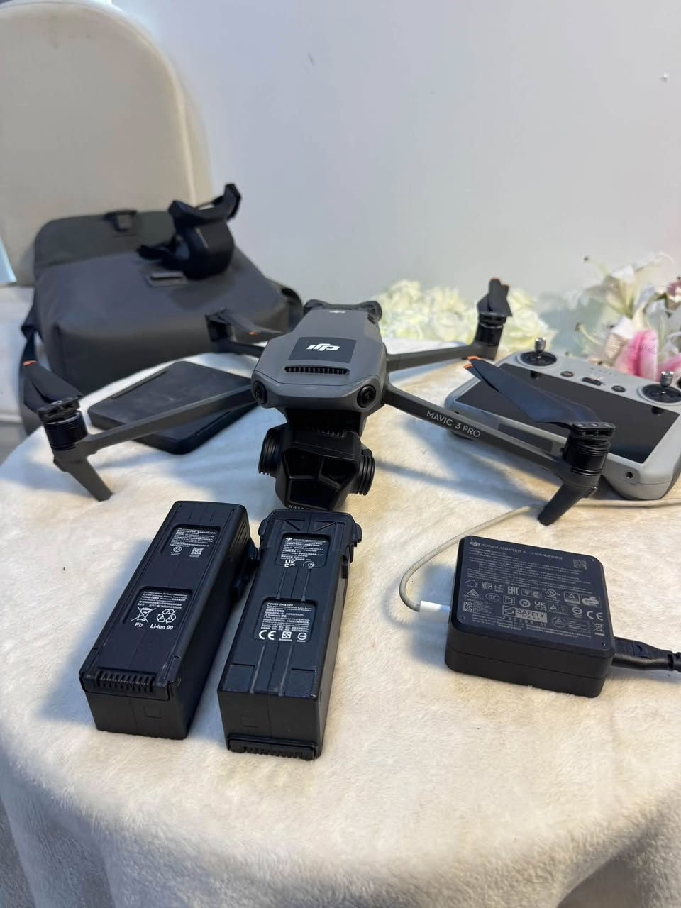 ‏DJI Mavic 3 Pro
📸 مناسب للتصوير السينمائي والإعلانات الاحترافية

✨ المواصفات:
• كاميرا Hasselblad احترافية
• تصوير فيديو بدقة 5.1K
• ثلاث كاميرات بزوم احترافي
• وقت طيران يصل إلى 43 دقيقة
• نظام تفادي عوائق 360°
• بث مباشر بعيد المدى وثبات عالي بالطيران
• مناسب لتصوير الأعراس، الإعلانات، والسفر   

💰 السعر: 20$
📞 للحجز والاستفسار: ***********
