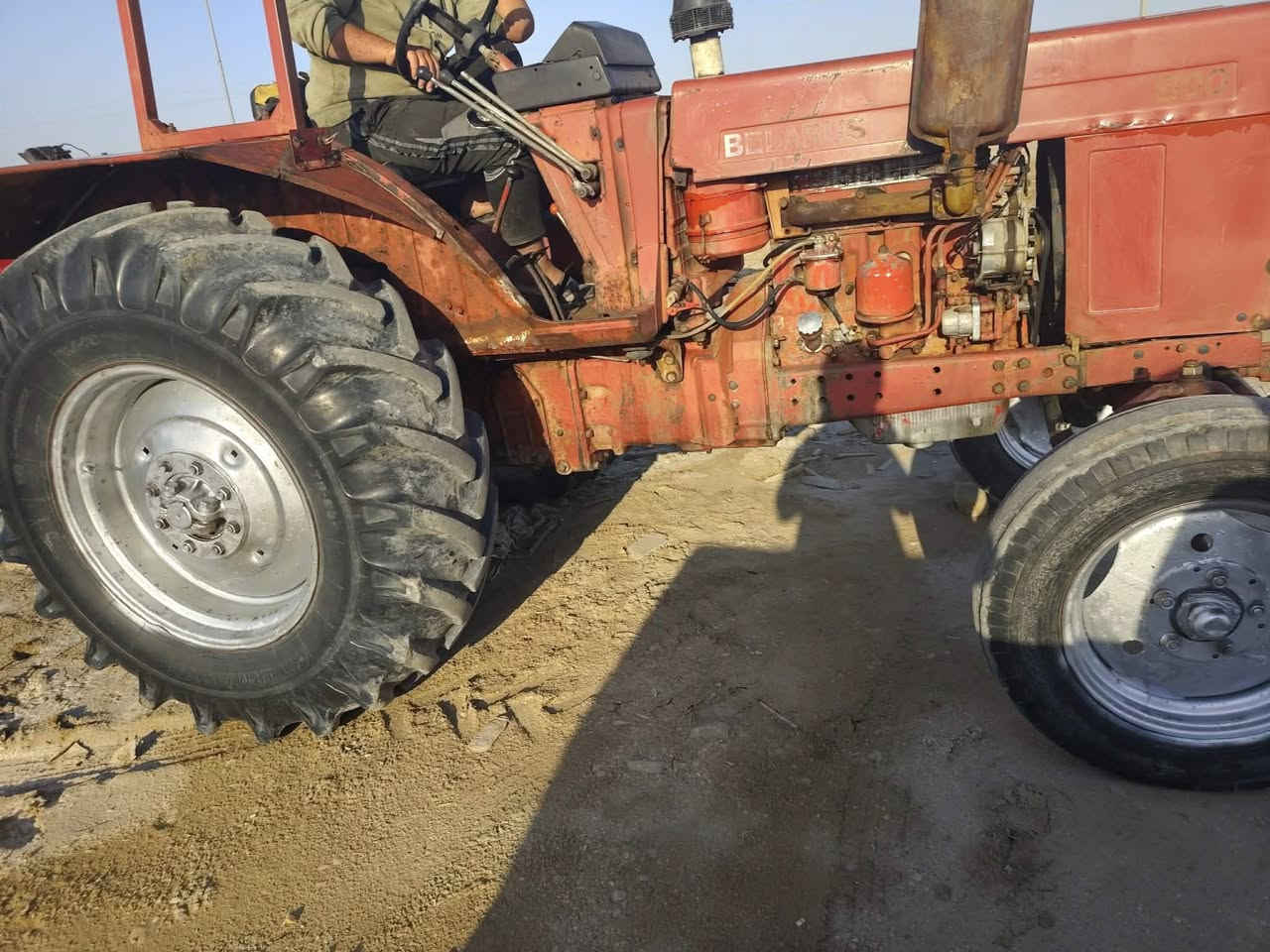 السلام عليكم مكينه البيع بلروس موديل 2001 
مكينه كتاب شركه السعر 6 مليون 
العنوان ذي قار قلعه سكر الرقم ***********
