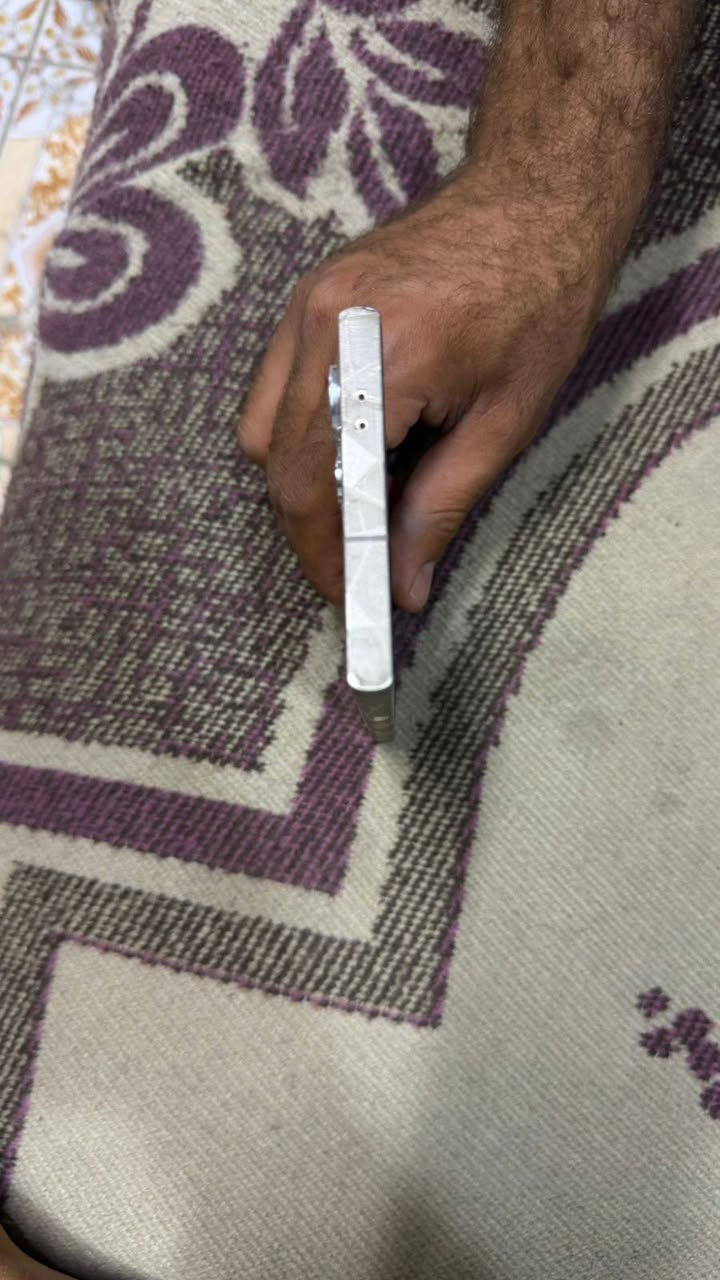بسبب الوعود الكاذبه اعيد النشر 
سلام عليكم ورحمة الله وبركاتة
جهاز اس 24الترا ذاكره 512نضيف عين الفهد ما داخل تصليح للبيع السعر 1200وبي مجال 

***********
