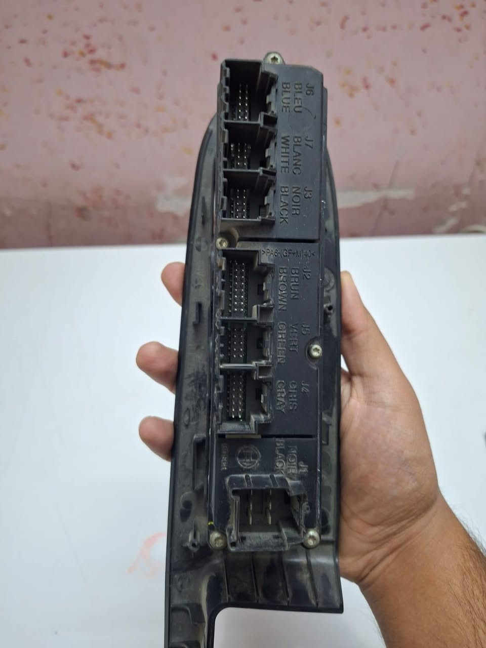 السلام عليكم شباب
كنترول تاهو جمسي اصلي تفصيخ 

 موديل 2007_2014 ✅️

السعر 130 الف 

يده اشاره تاهو جمسي أصلي حاويه 

موديل 2003_2006 

السعر 50 الف 

جوزه دوانز ورتاد تاهو جمسي 

موديل 2003_2006 

السعر 125 الف 

قاعده فيوزات تاهو جمسي اصلي كصه 

موديل 2003_2006 حرفUL

السعر 75 الف 

كنترول جام الفينيه 2000_2002 

السعر 120 الف 

فان تبريد امامي تاهو جمسي 

2000_2006 
السعر 50 الف 

كرت سرعة تبريد سعر 45 الف 

يوجد توصيل الى جميع المحافضات 🌍✅️

***********
