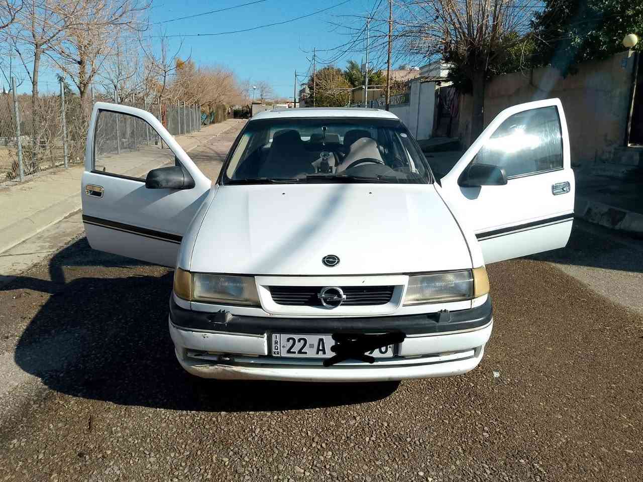 ئؤبل فيئكترا 1990 مةكينة 20 
گيئر عادى ... رةقةم هةوليئر 
سلايدة 
گيئرو مةكينة بةشةرت هيج نةقسى نية 
ببطاقةى  بةنزينى هةية بةناو خؤمةيةوة تةحويل و غرامة بةشةرت 
تازة بيئشى داگيراوة هيج مةسرةفى تيانية 
تااا 2030 سةنةوى تازةية 
نرخ 44 گةلا 
شوين قرةنجير نزيك كةركوك 
***********
