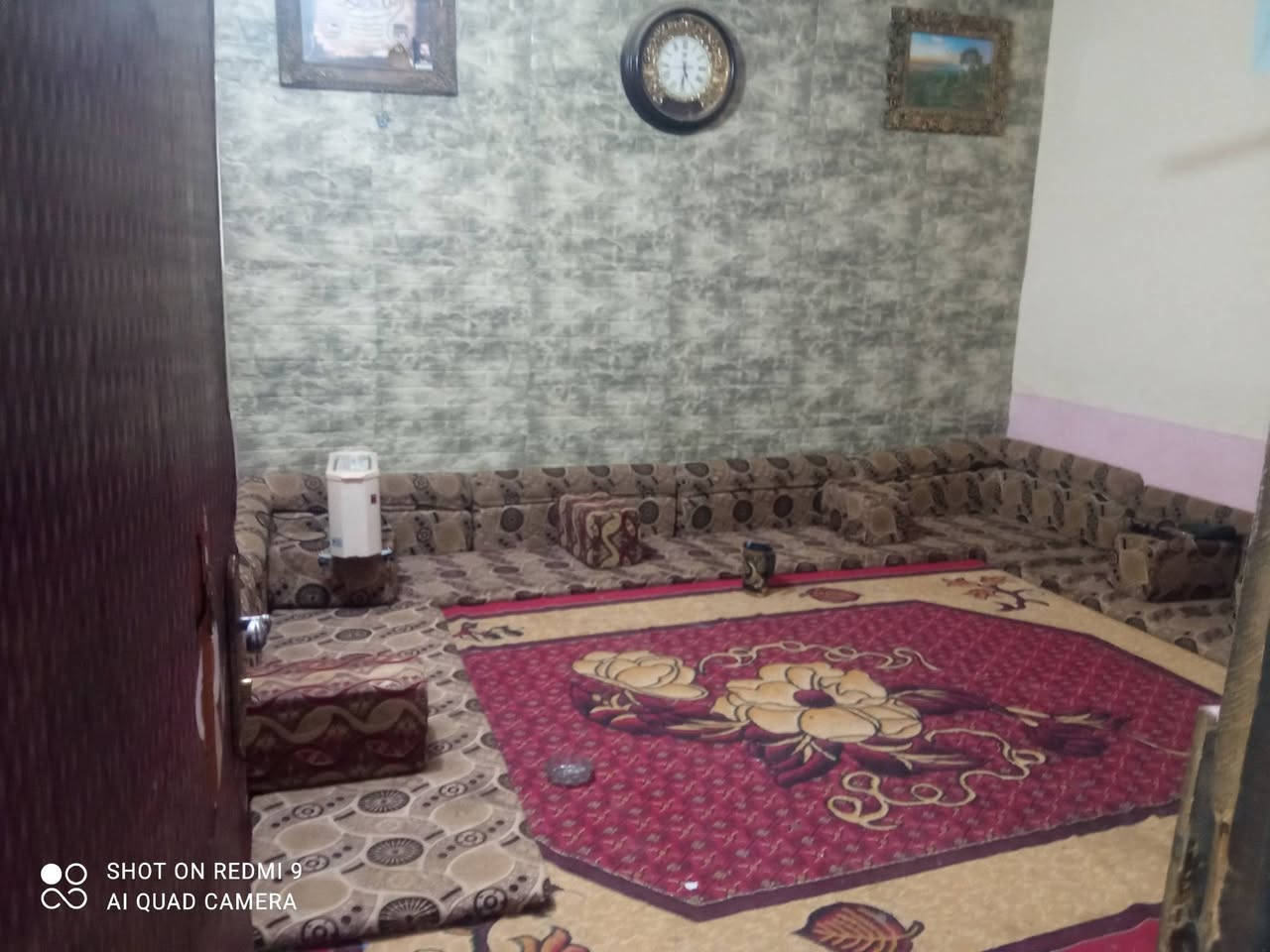 السلام عليكم بيت للبيع مساحه 250 متر حي الأمين وره معمل الكاشي سيد ابراهيم شارع تبيلط
***********
